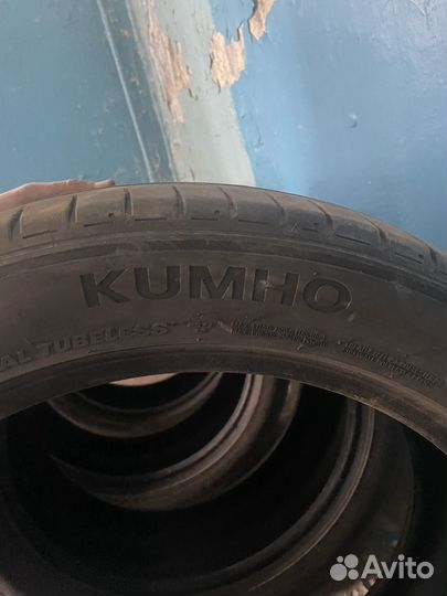 Kumho Ecsta PS71 245/45 R19 98W