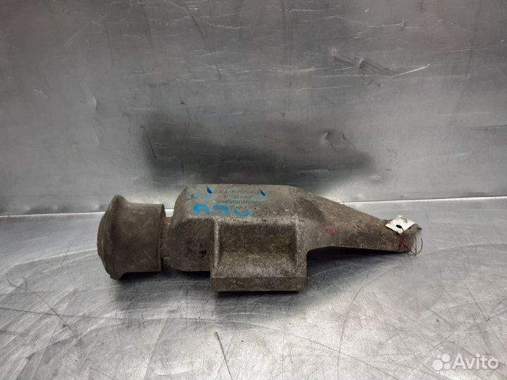 Кронштейн двигателя передний Audi 80/90 B3