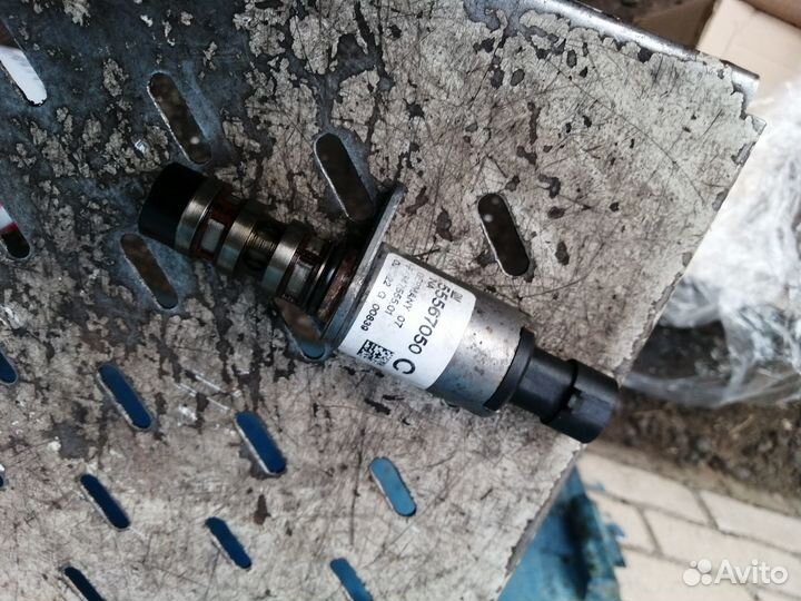 Клапан регулятора фаз Opel Astra H Zafira Meriva