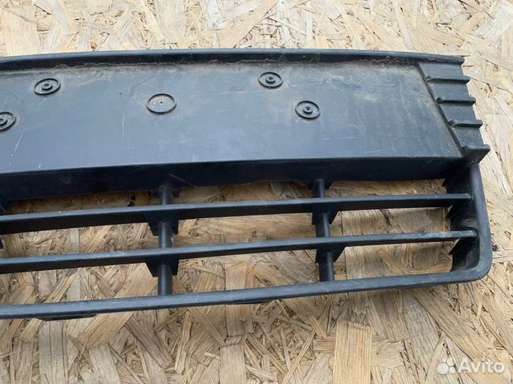 Решетка бампера передняя Ford Focus 3