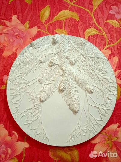 Гипсовый интерьерный барельеф