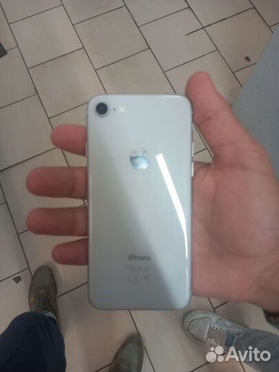 Телефон iPhone 8 64 gb