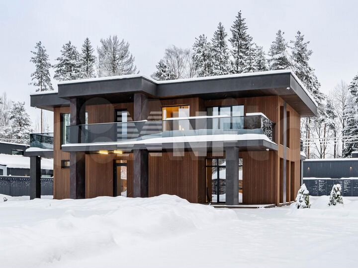 Дом 220 м² на участке 23 сот.