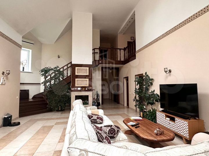 Дом 410 м² на участке 20 сот.