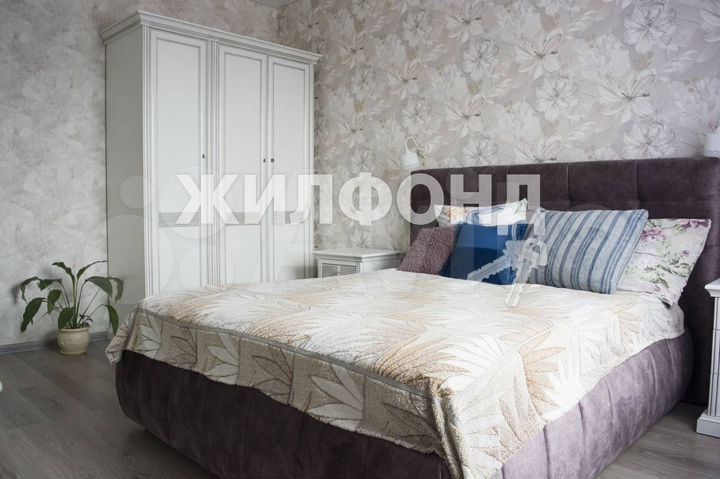 Дом 263,3 м² на участке 10 сот.