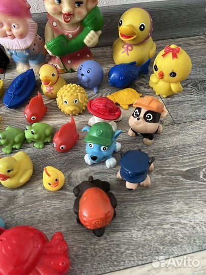 Игрушки для купания в ванной и бассеине