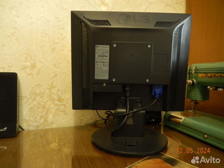 Монитор LG 17