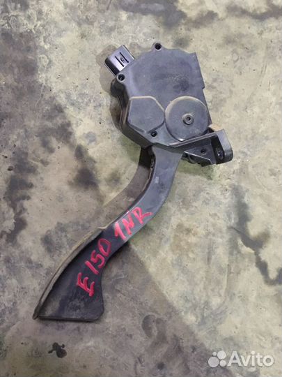 Педаль газа toyota corolla E150