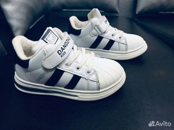 Кроссовки детские