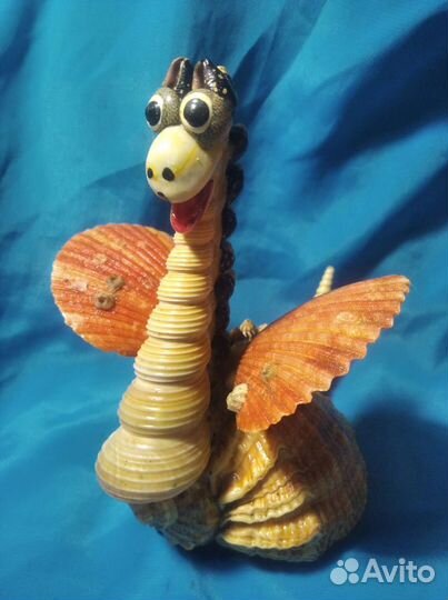 Сувенир-дракон из ракушек