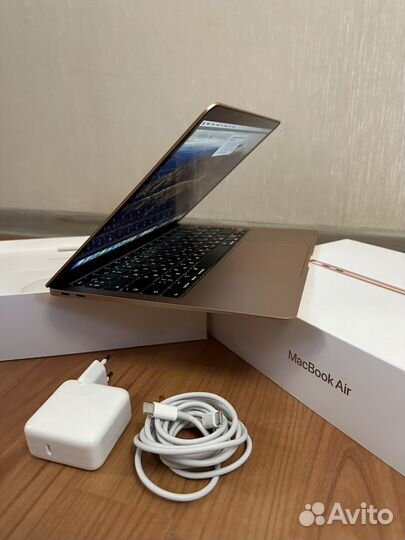 MacBook Air 13 2020 i3 256 gb(Отличный)