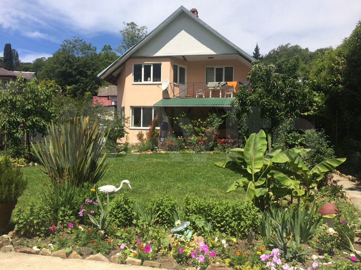 Дом 200 м² на участке 7 сот.