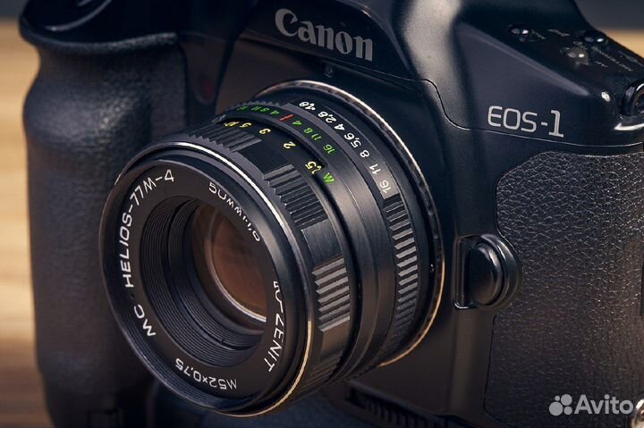 Зеркальный фотоаппарат Canon EOS 1