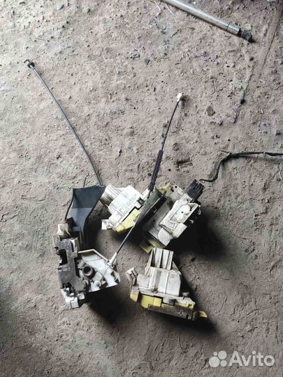 Замок двери задний левый Ford Focus, xs41a26413bf