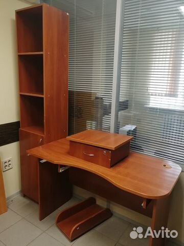 Компьютерный-письменный стол с полками бу
