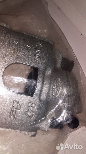 Ford Fiesta Суппорт передний левый Новый