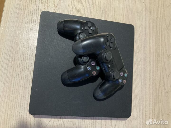 Sony PS4 Slim 1tb + 2 геймпада