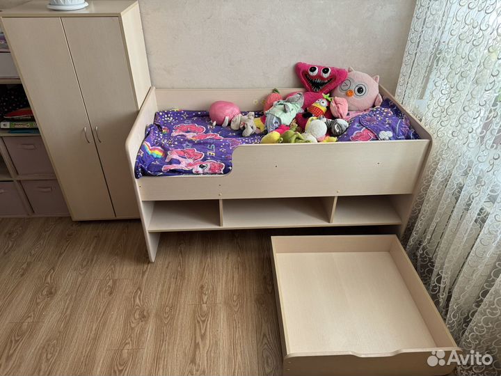 Детская кровать 80*160 с ящиками и шкафчик