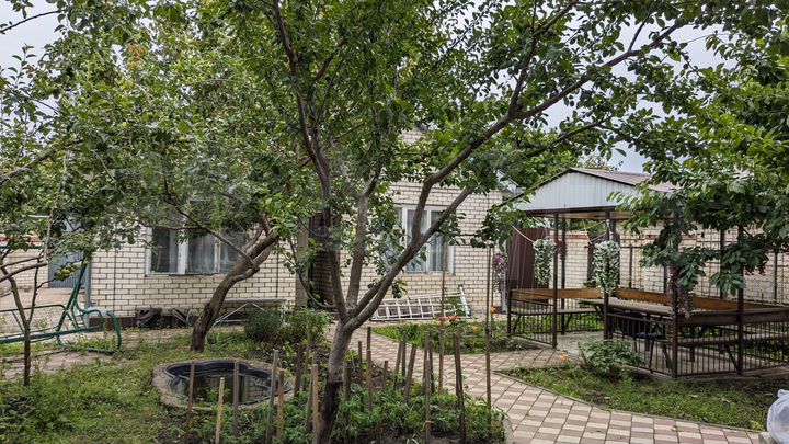 Дом 340 м² на участке 7,6 сот.