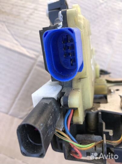 Замок на дверь п.л фольксваген туарег