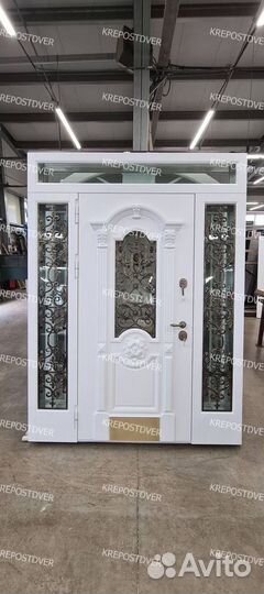 Дверь входная уличная