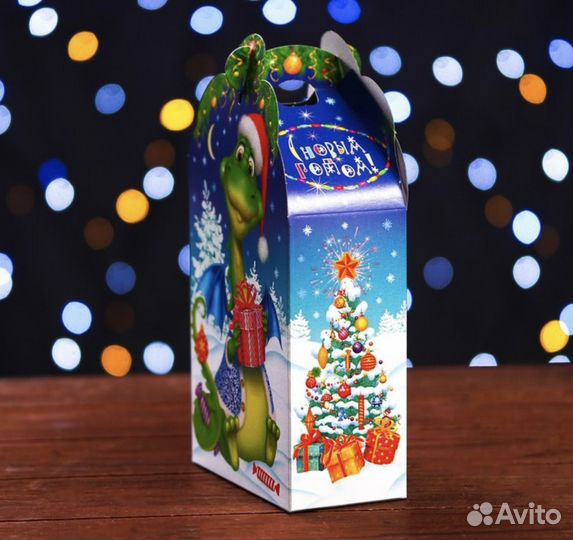 Коробка подарочная новогодняя