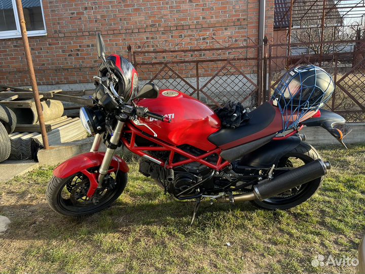 Ducati Monster 695