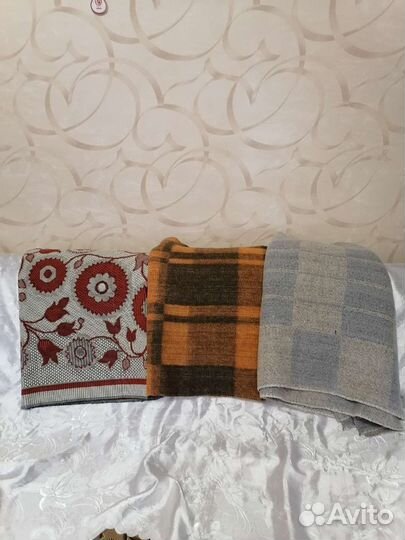 Одеяло шерстяное и жаккардовое