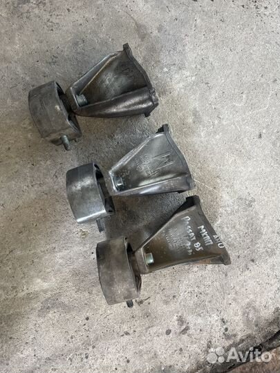 Кранштейн кпп 8D0399113AB Audi A4 B5