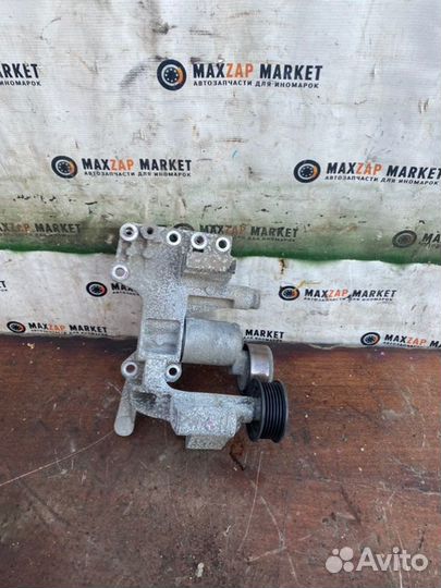 Кронштейн ролика-натяжителя руч. ремня Kia Sorento