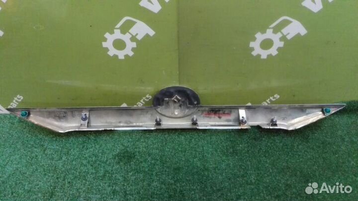 Накладка крышки багажника Toyota Camry V50