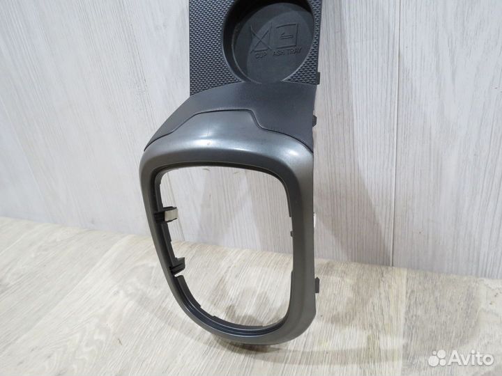 Накладка центральной консоли Kia Rio 3