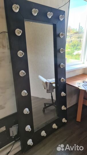 Гримерное зеркало с лампочками бу