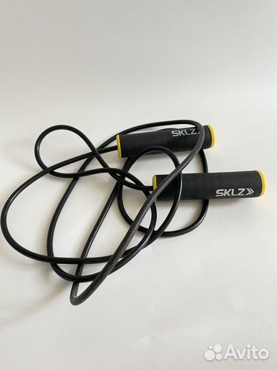 Скакалка sklz Jump Rope для фитнеса