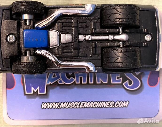 Машинки коллекционные 1:64