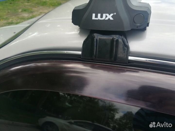 Багажник на крышу (перекладины квадрат) LUX