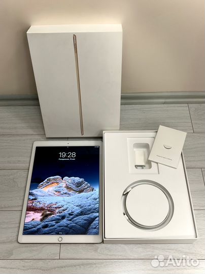Планшет Apple iPad Pro Wi-Fi + Cellular 128Gb Gold