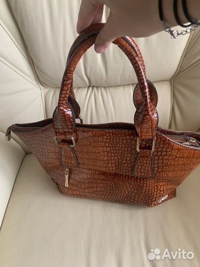 Сумка женская, возможно из натуральной кожи