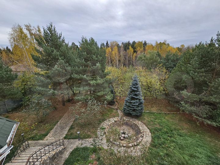 Дом 220,9 м² на участке 20 сот.