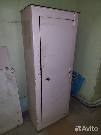 Металлический ящик (сейф)