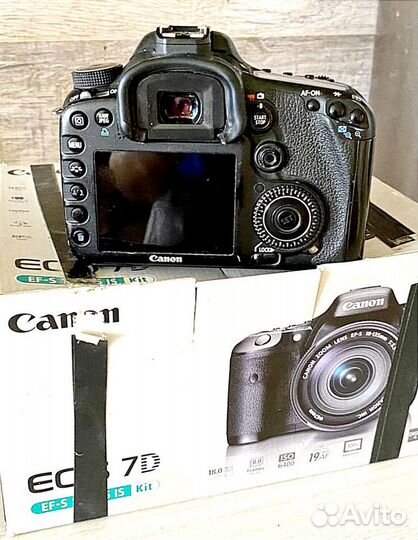 Зеркальный фотоаппарат Canon 7d