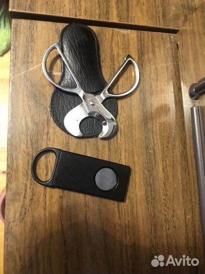 Пепельницы, ножницы для сигар, гильотина для сигар