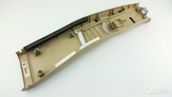 Обшивка стойки правая Subaru Tribeca WXE EZ30D