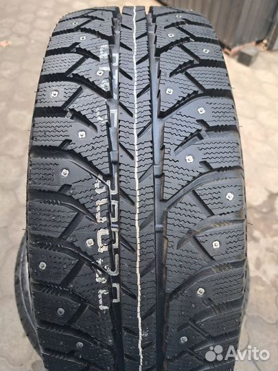 Bridgestone Ice Cruiser 7000S 205/65 R15 94T