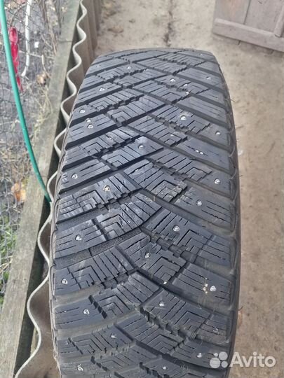 Goodyear Ultragrip Ice Arctic 225/60 R18