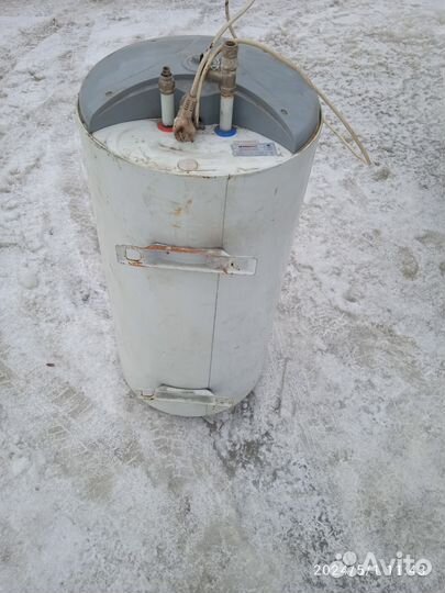 Продам водонагреватель мало бу