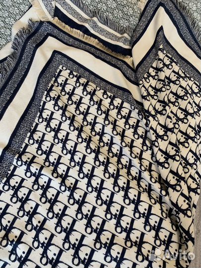 Шарфы и палантины