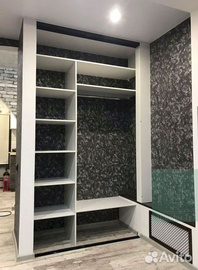 Шкаф распашной