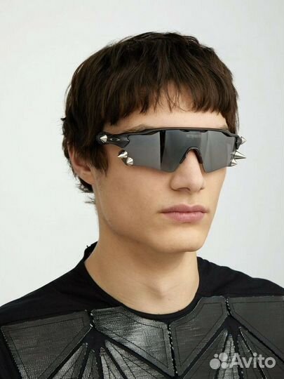 Vetements hot sale oakley spikes