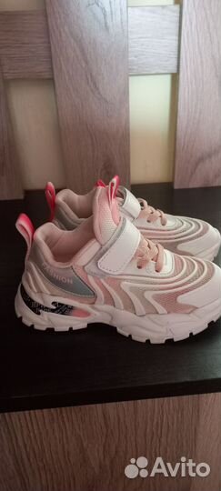 Кроссовки для девочки 28 размер